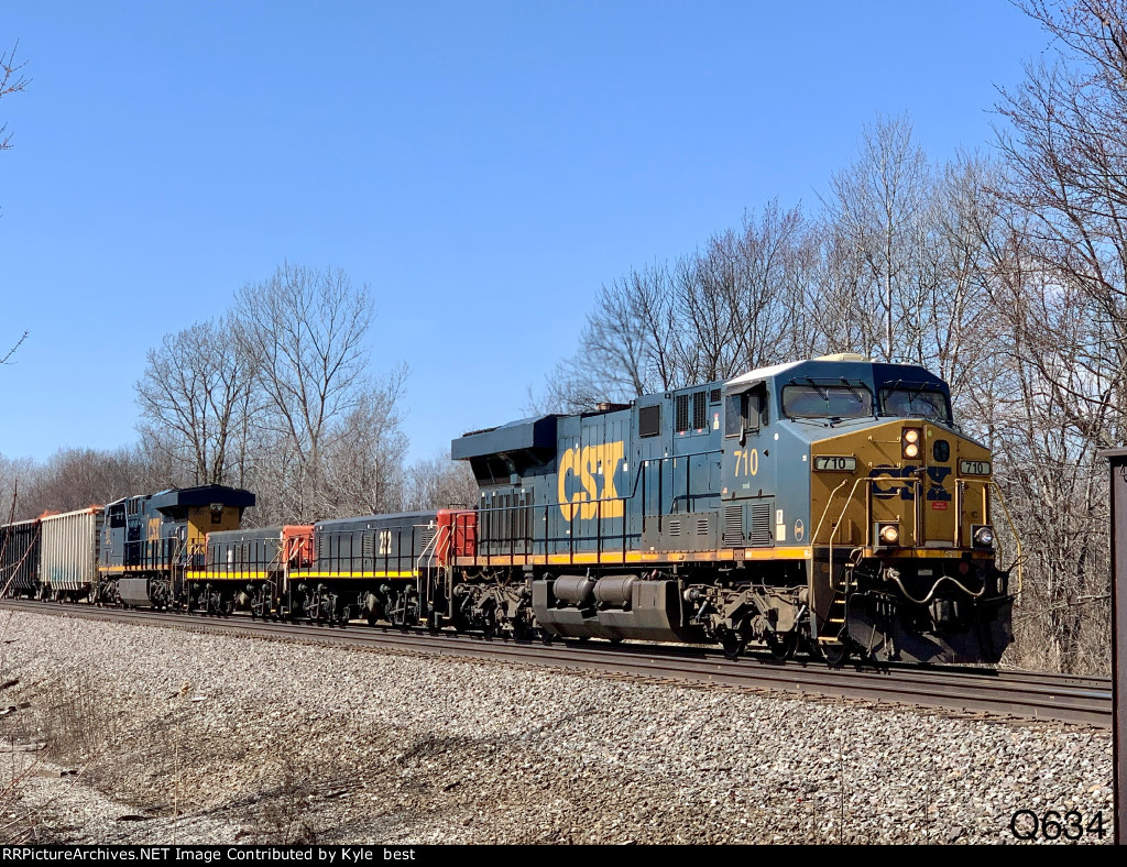 CSX 710 on Q634